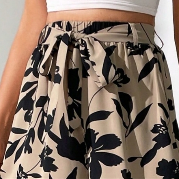 Tan Floral Wide Leg Pants - Picture 2 of 8